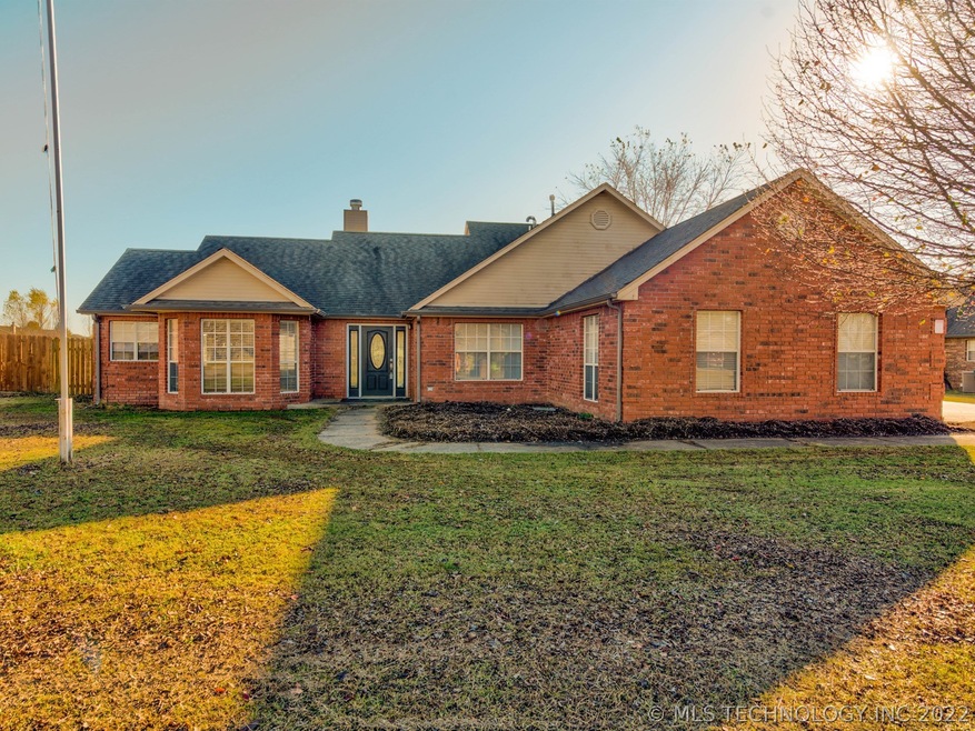 3614 W Chestnut St, Skiatook, OK 74070 - photo 1