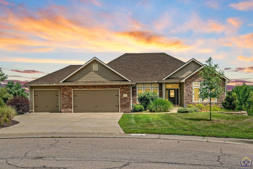 7504 SW Imperial Ct, Topeka, KS 66610 - photo 1