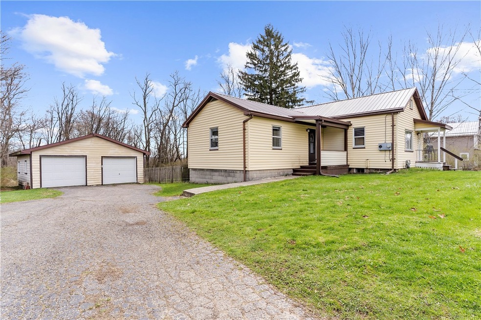 413 S Shenango St, Mercer, PA 16137 - photo 1