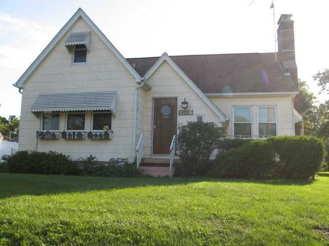 2206 Hickory Grove Rd, Davenport, IA 52804 - photo 1
