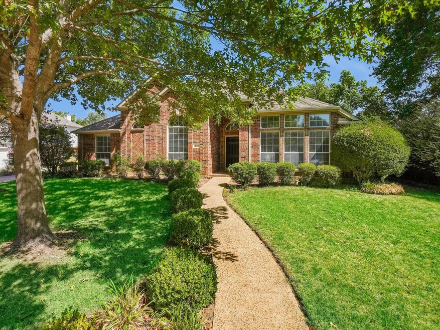 921 Abbots Ln, Denton, TX 76205 - photo 1
