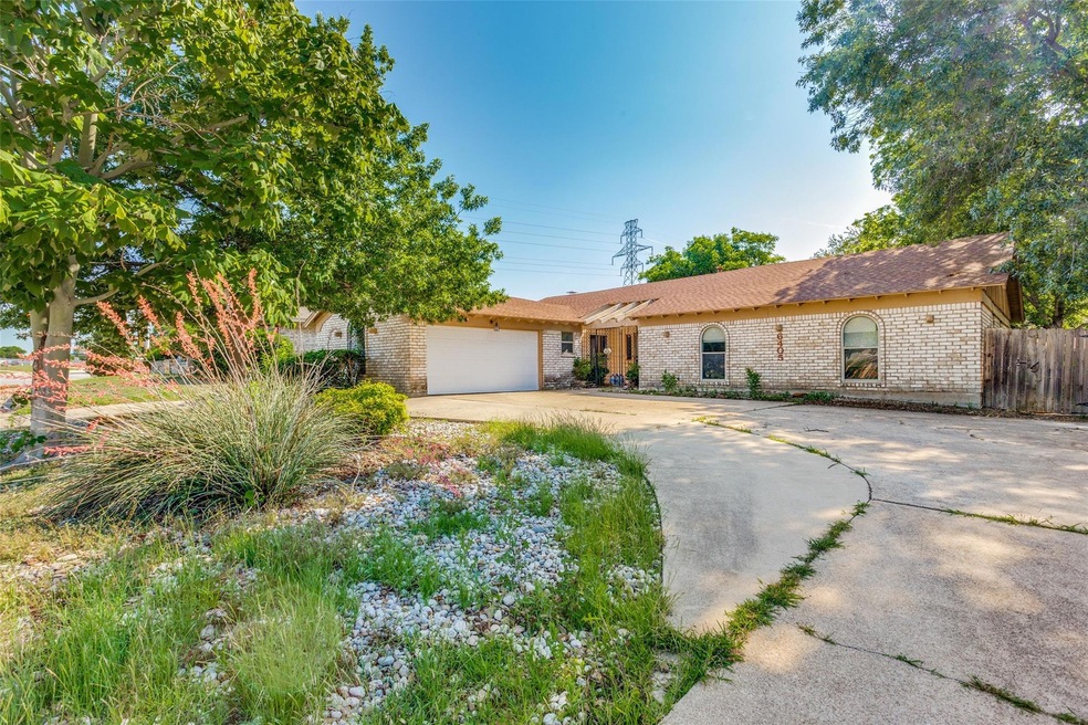 6405 Welch Ave, Fort Worth, TX 76133 - photo 1