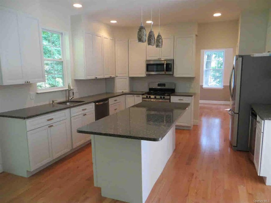 17 Whitehall Rd, Poughkeepsie, NY 12603 - photo 1