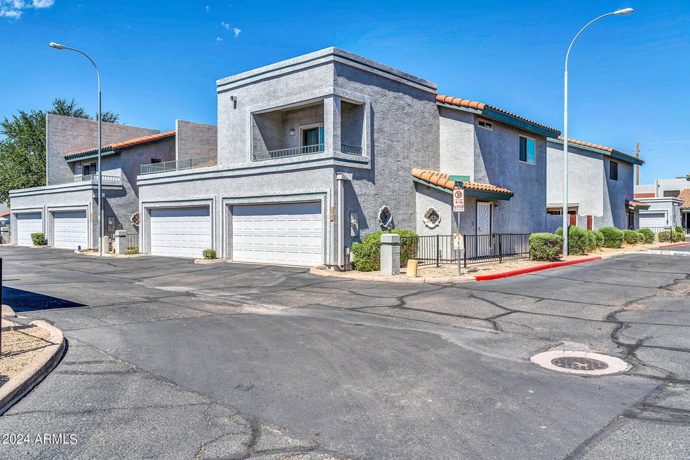 8601 N Fountain Dr-4