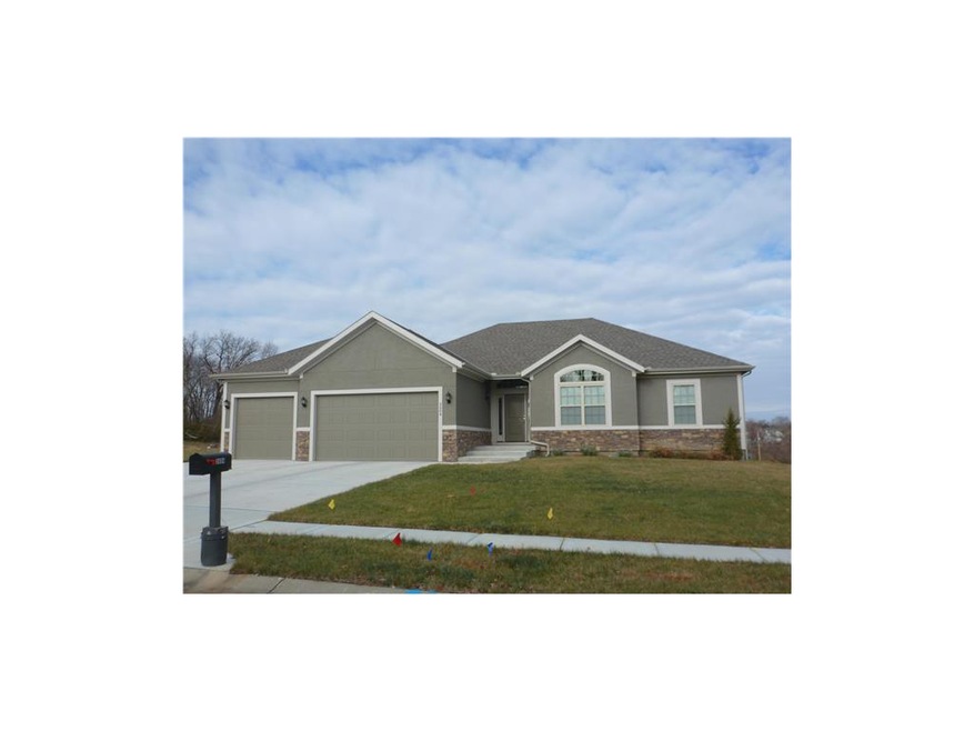 Photo of previous model.  Variation of front will 