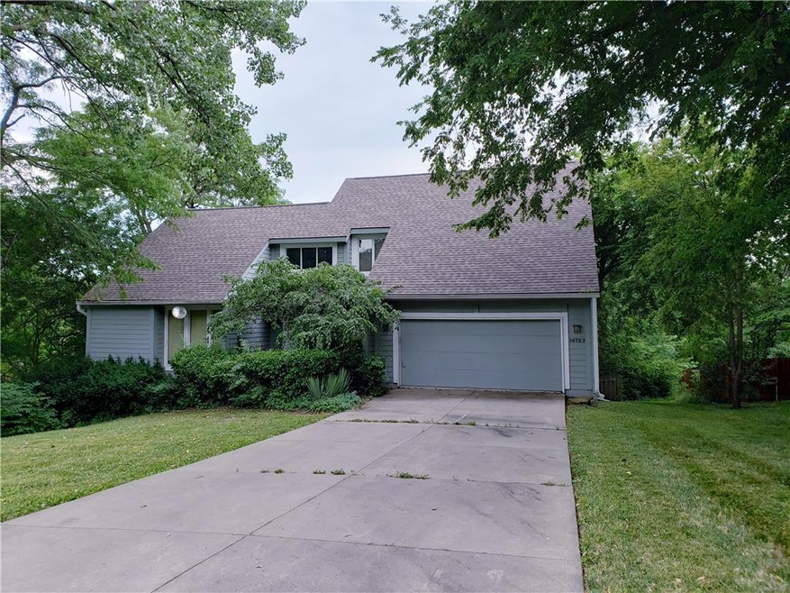 14723 w. 71st Terrace front view. Landscaping just