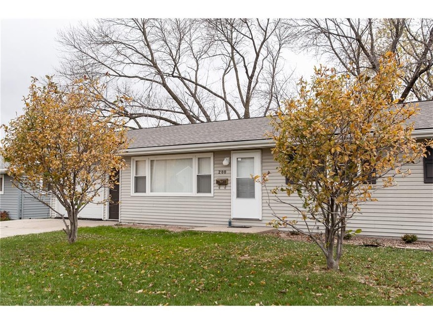 200 Edgewood Rd NW, Cedar Rapids, IA 52405 - photo 1