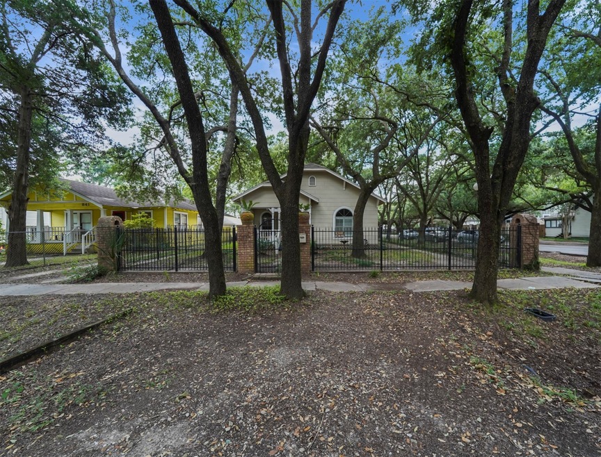 845 Rutland St, Houston, TX 77007 - photo 1