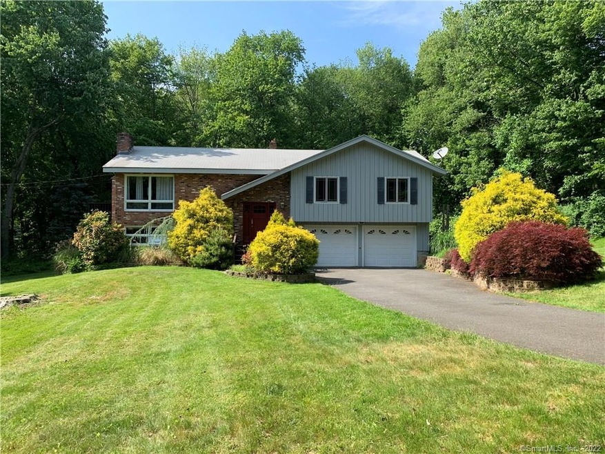 58 Scenic Hill Rd, Trumbull, CT 06611 - photo 1