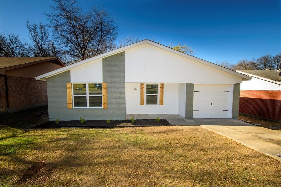 822 Rumfield Rd, Fort Worth, TX 76108 - photo 1