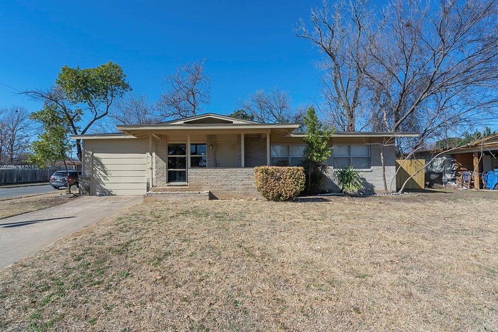 656 Pine St, Hurst, TX 76053 - photo 1