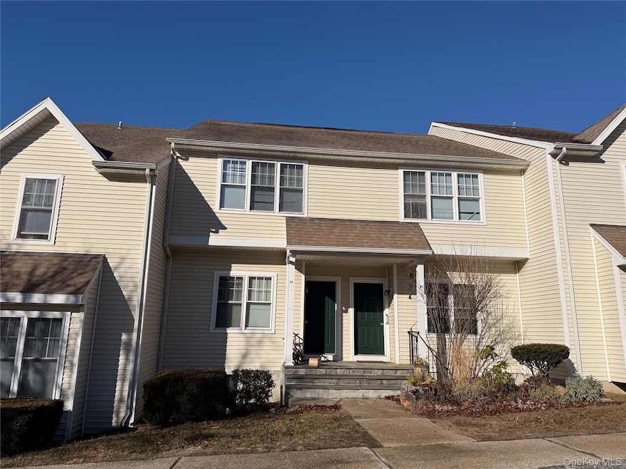 1870 Baldwin Rd unit 61, Yorktown Heights, NY 10598 - photo 1