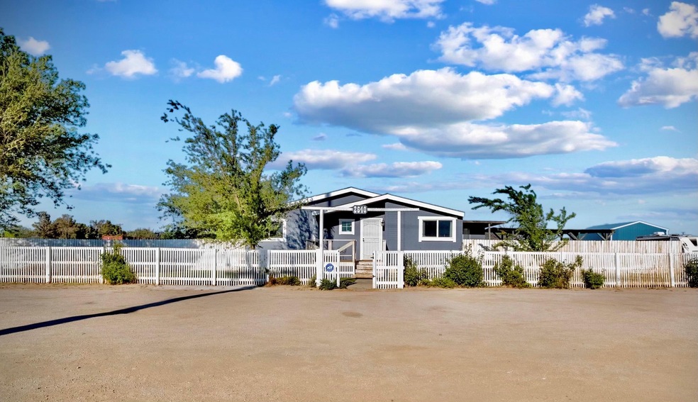 2640 60th St W, Rosamond, CA 93560 - photo 1