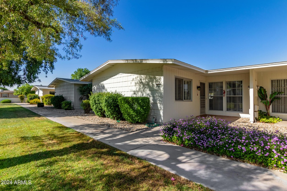 10515 W Palmeras Dr, Sun City, AZ 85373 - photo 1