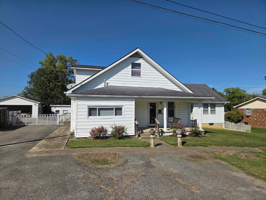 404 E 3rd St, Grayson, KY 41143 - photo 1