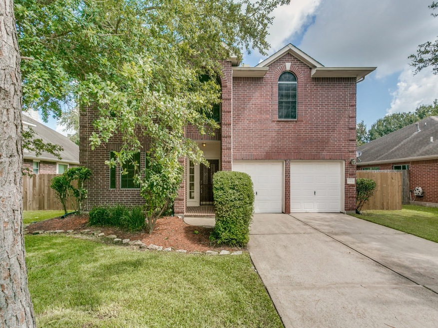 Welcome home to 6805 Old Oaks in West Oaks subdivision of Pearland!  Great location close to schools, community activities and shopping.