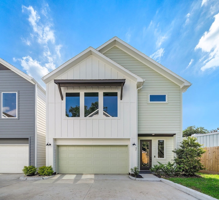 For Rent $2,199/month • Co-Listing Agent