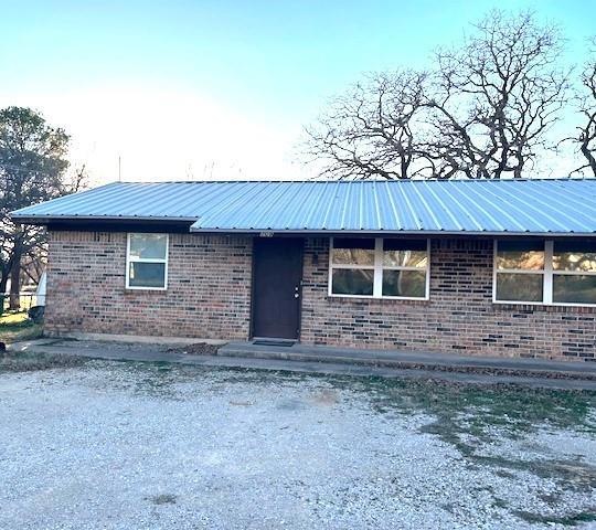 709 N Avenue A, Springtown, TX 76082 - photo 1
