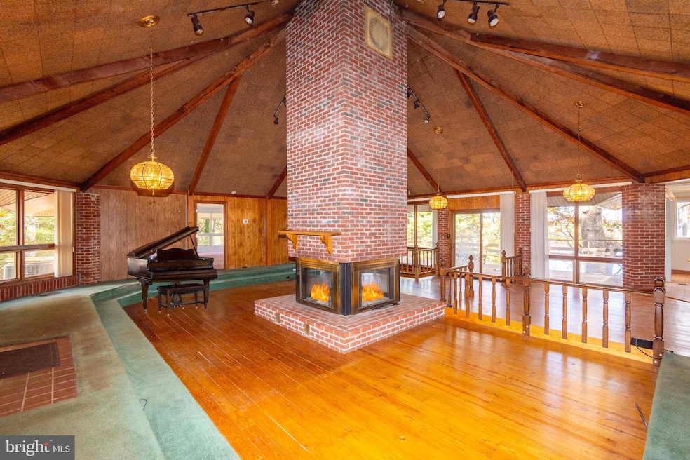 Sold $1,025,000 • Co-Listing Agent