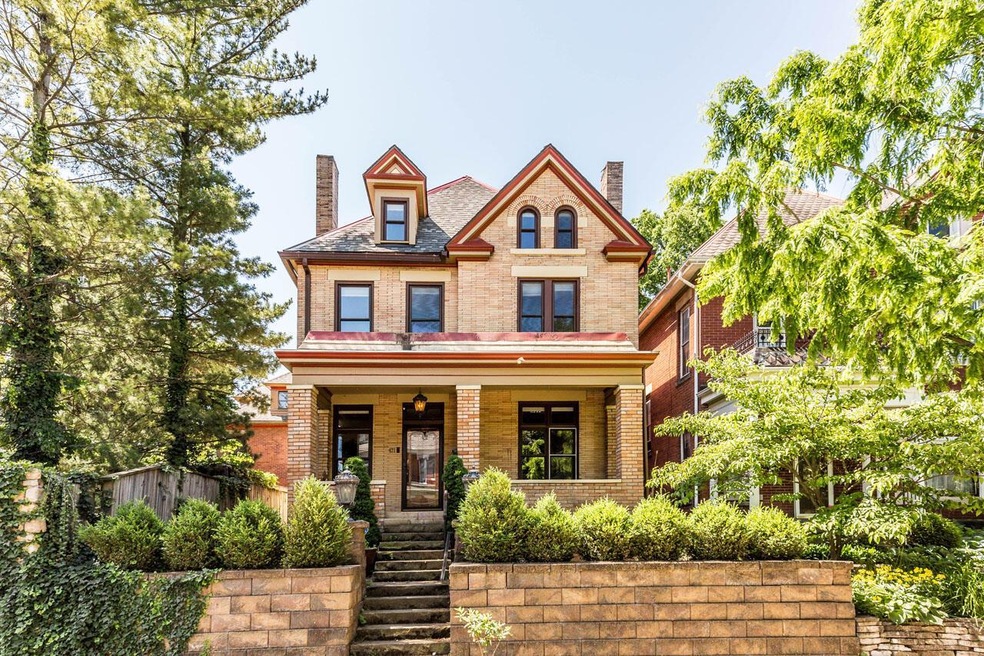 471 W 4th Ave