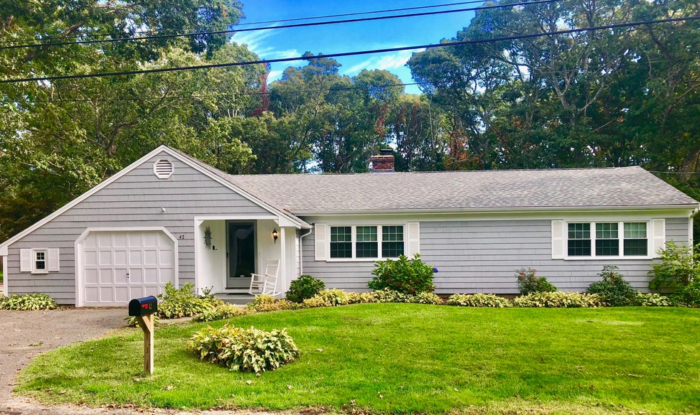 42 Dolphin Ln, Hyannis, MA 02601 - photo 1
