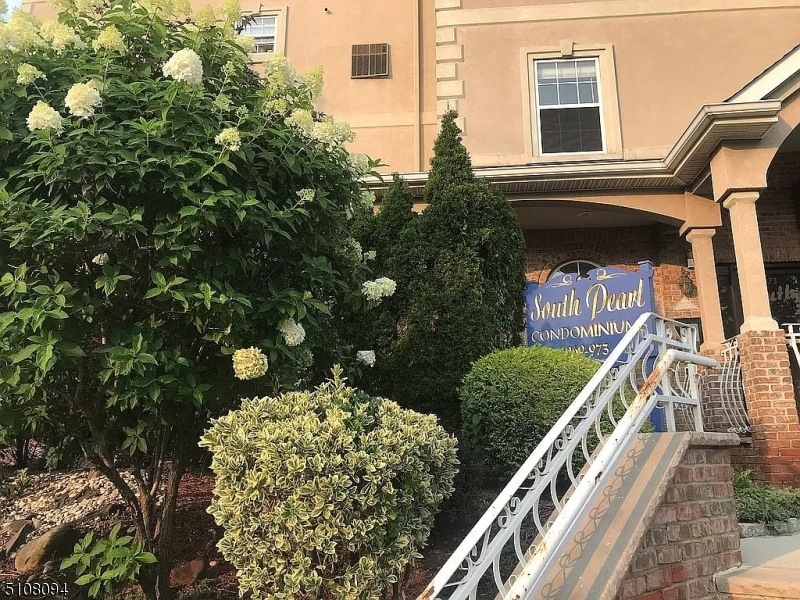 969 South St unit C10, Elizabeth, NJ 07202 - photo 1