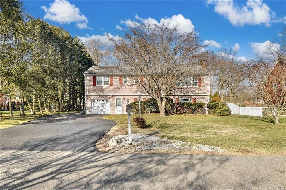 4 Sherwood St, Norwalk, CT 06851 - photo 1