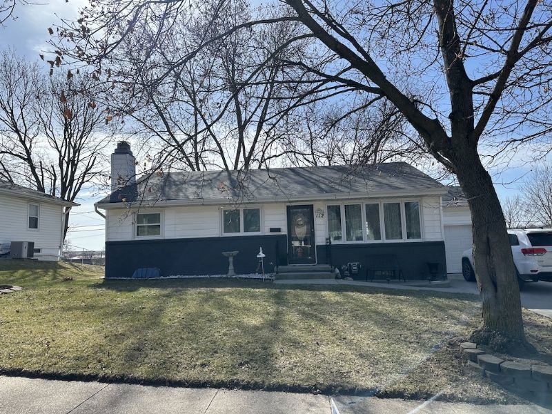 112 Southview Blvd, Shenandoah, IA 51601 - photo 1