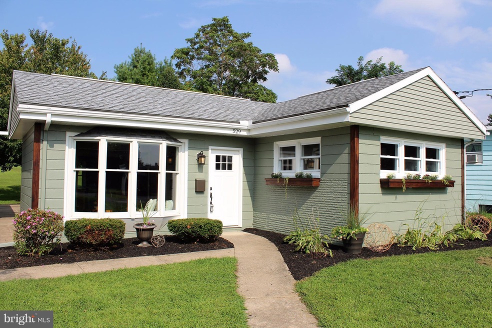 529 Oak St, Chambersburg, PA 17201 - photo 1