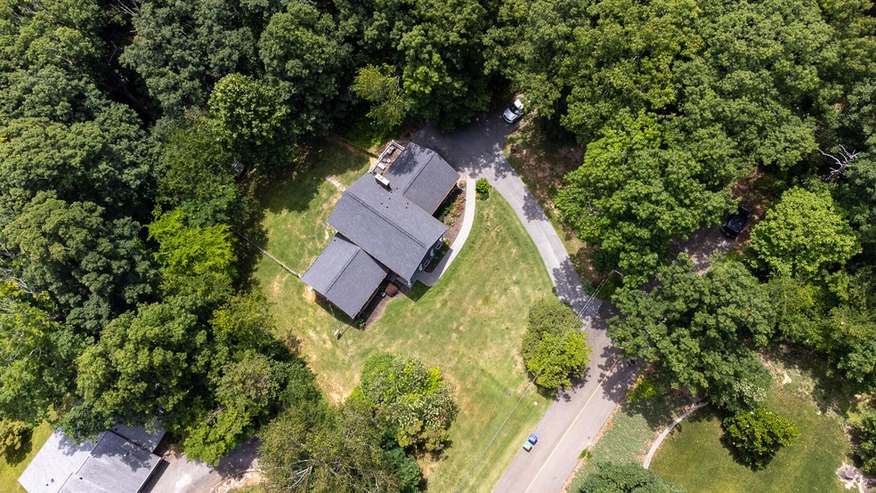 1605 Dougherty Dr, Morristown, TN 37814 - photo 1