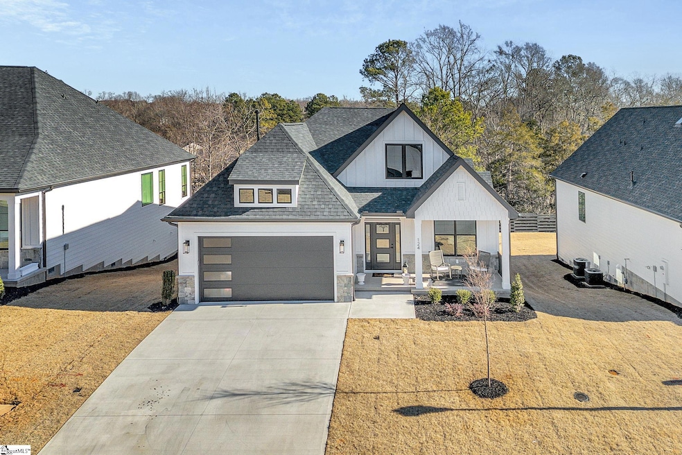 124 Winding Rock Rd, Simpsonville, SC 29680 - photo 1