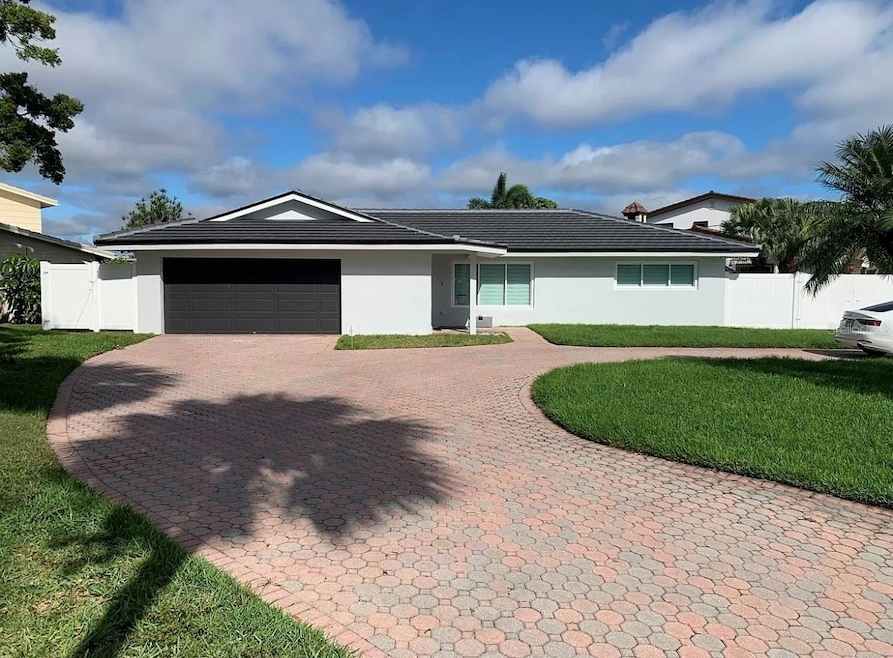 1359 40th Ave NE, Saint Petersburg, FL 33703 - photo 1