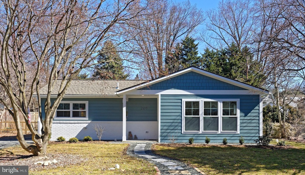 209 Sycamore St, Middleburg, VA 20117 - photo 1