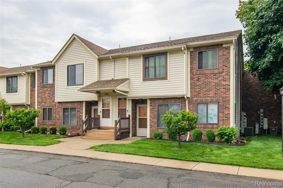 15726 Orchard Ln, Roseville, MI 48066 - photo 1