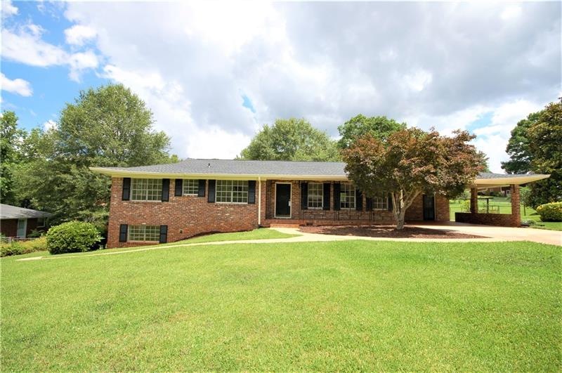 Very well maintained home.