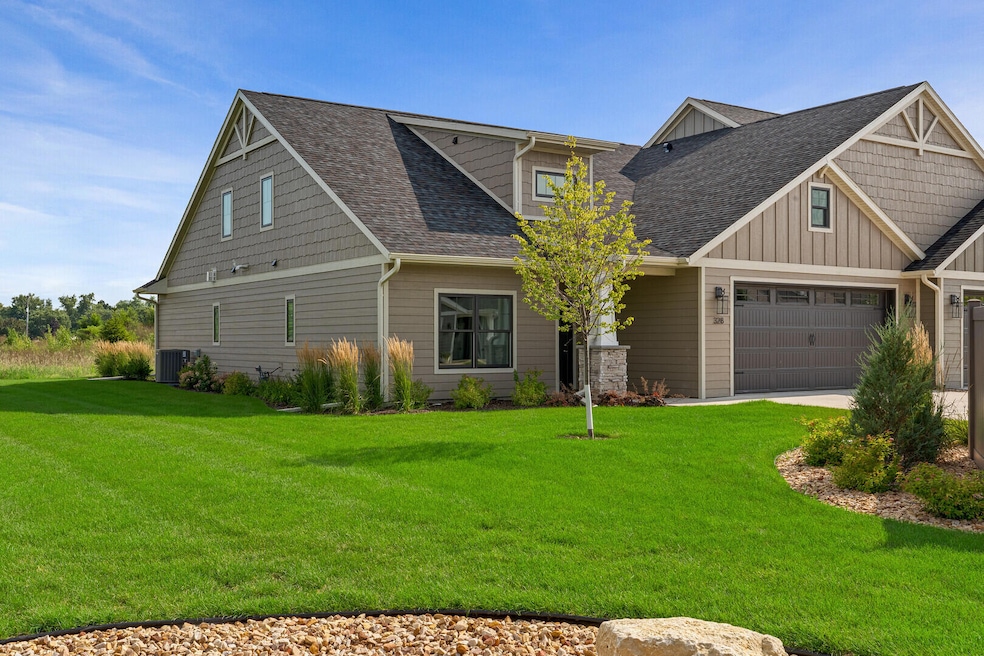 328 River Point, La Crosse, WI 54601 - photo 1