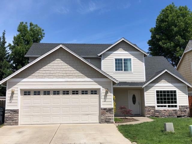 1066 Cathedral Way, Central Point, OR 97502 - photo 1