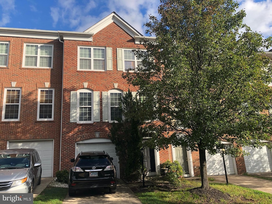 8935 Singleleaf Cir, Lorton, VA 22079 - photo 1