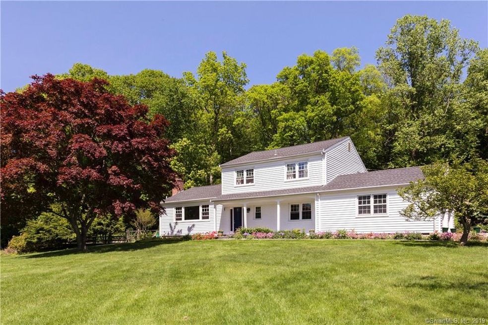 2 Woodchuck Ct, Norwalk, CT 06854 - photo 1