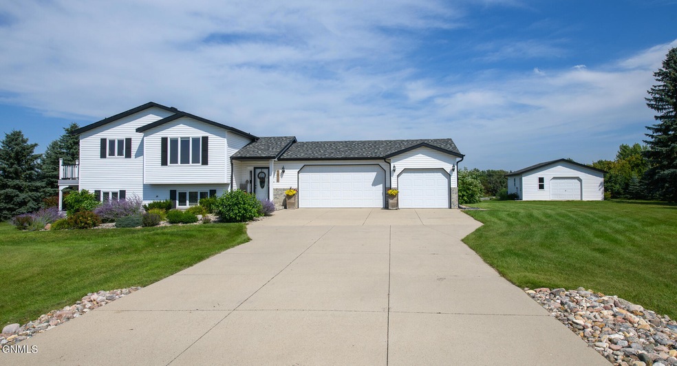 7516_Beacon_Loop_Bismarck_exterior-1