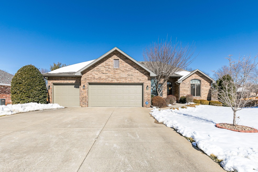 1011 E Turnbridge CIR