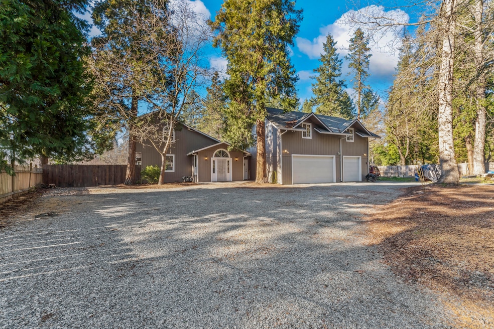 404 Woodbury Ln, Grants Pass, OR 97527 - photo 1