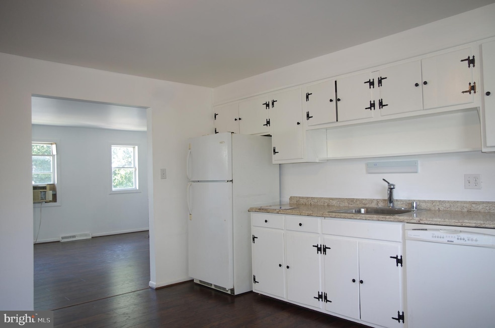 2911 Bayonne Ave, Baltimore, MD 21214 - photo 1