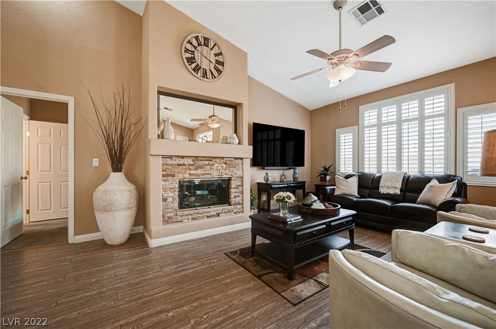 STUNNING ALL INCLUSIVE 2BR,2BA,2 CAR TOWNHOME....F