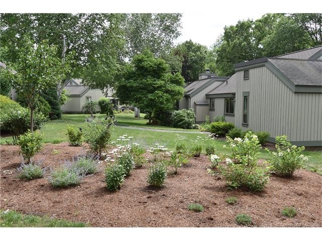 5 Heritage Cir unit B, Southbury, CT 06488 - photo 1