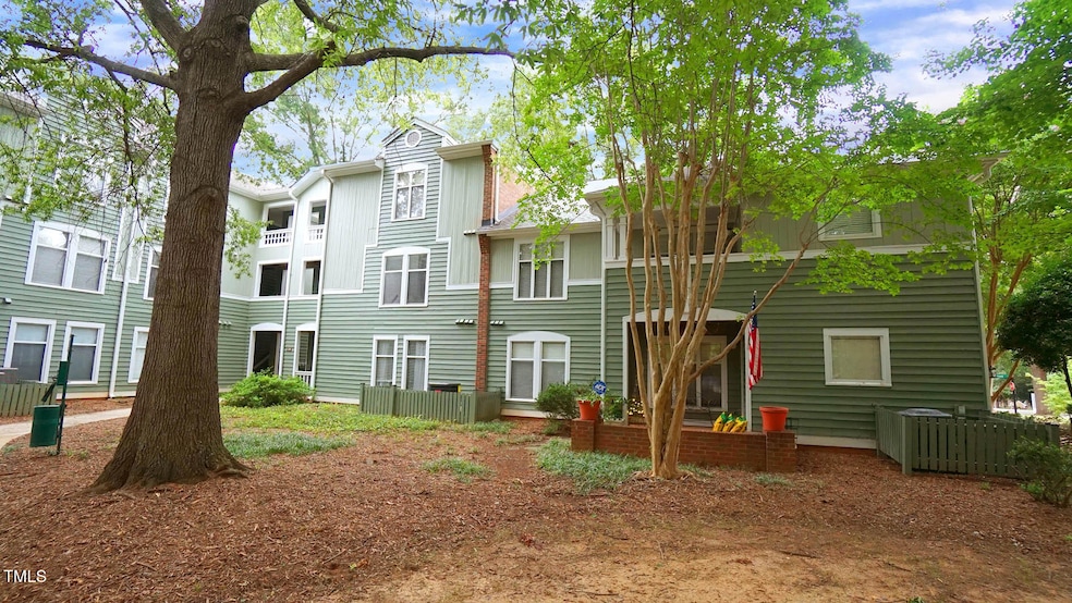 1201 Westview Ln unit 205, Raleigh, NC 27605 - photo 1
