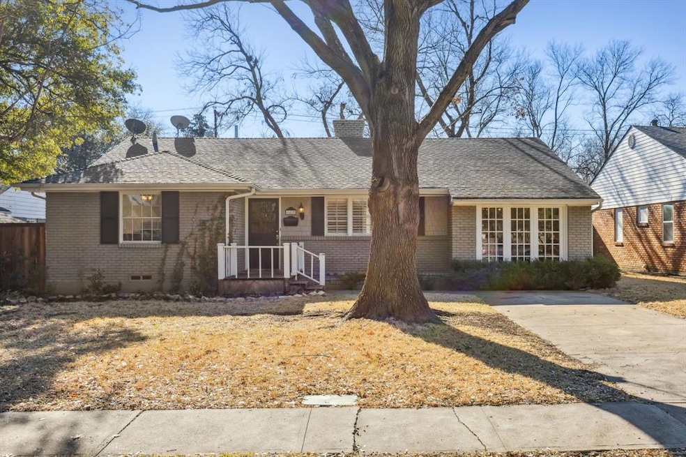 6428 Axton Ln, Dallas, TX 75214 - photo 1