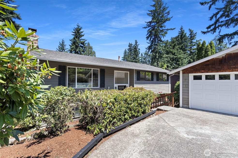 Pending $1,298,000 • Co-Listing Agent