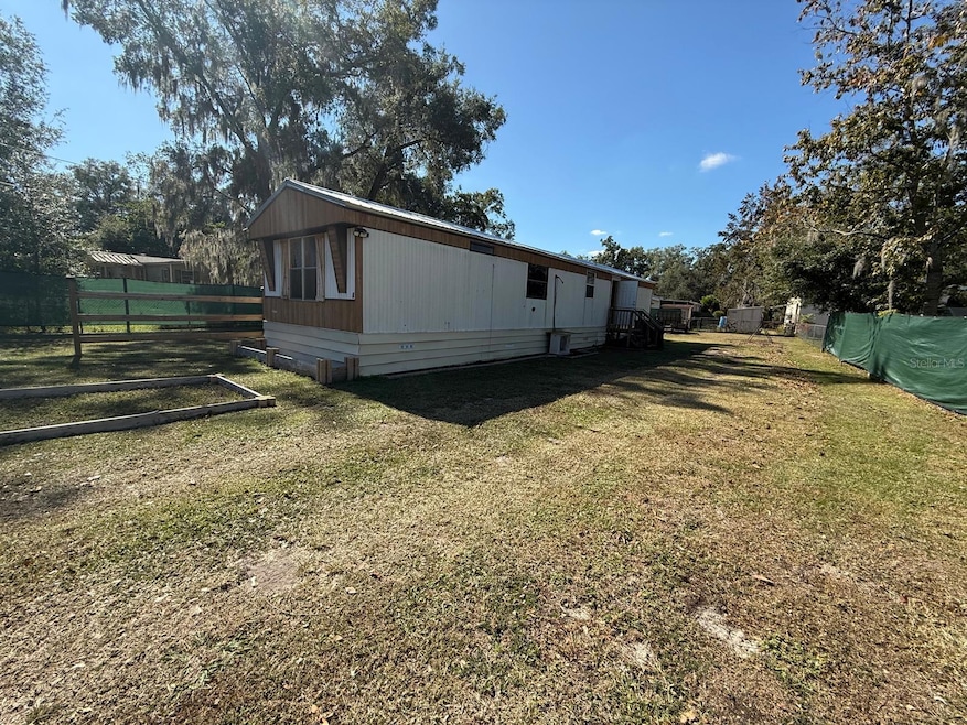836 Cr 481w, Lake Panasoffkee, FL 33538 - photo 1