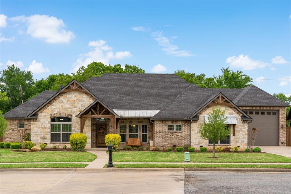 1048 Alexis Dr, Pottsboro, TX 75076 - photo 1